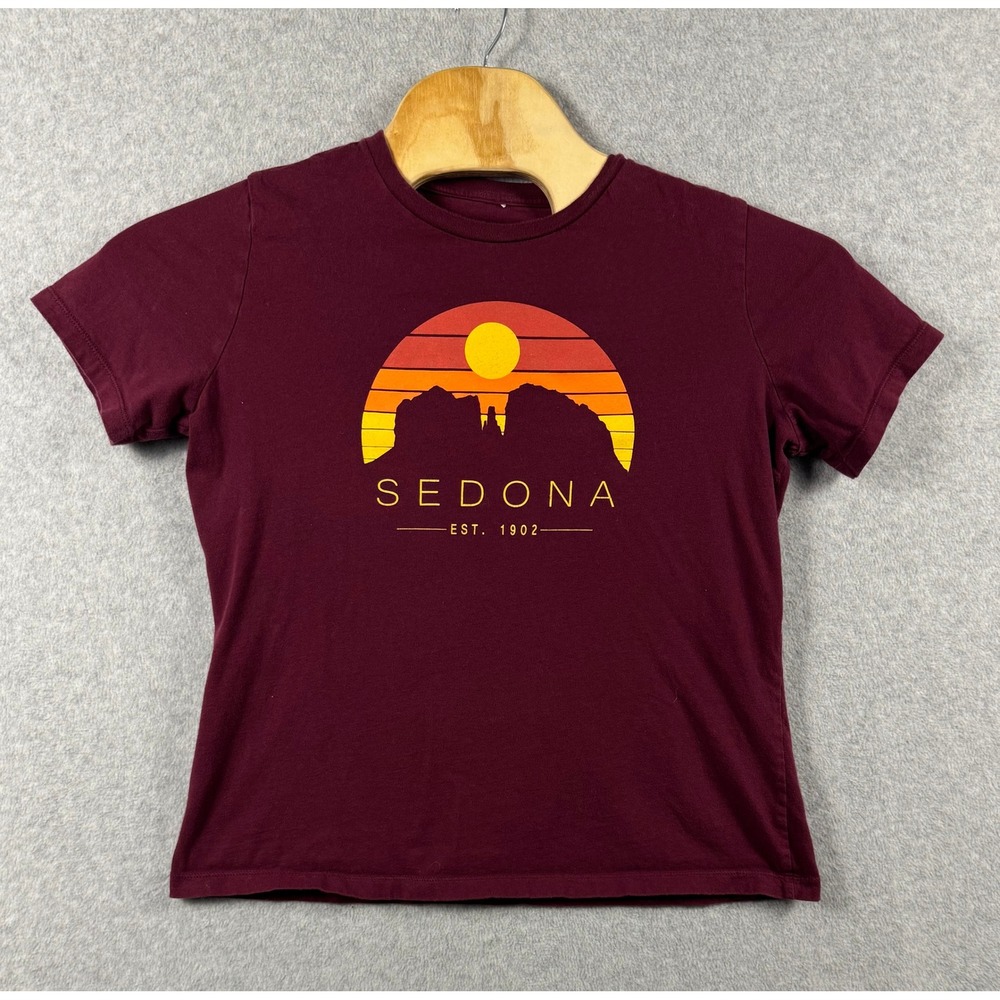 Sedona Graphic T-Shirt Women Medium Maroon Sunset Desert Souvenir Tee